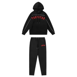 Czarny i czerwony dres Trapstar Irongate Arch Panel